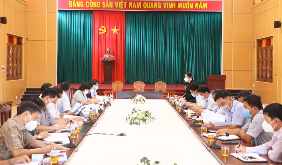 Quang cảnh buổi làm việc với UBND thị xã An Khê. Ảnh: Quang Tấn
