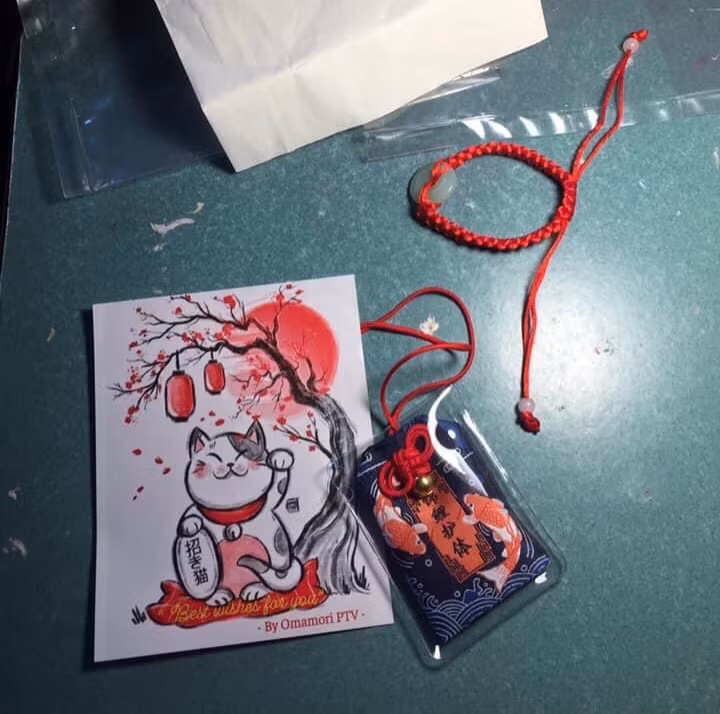 Đủ loại bùa cầu may được rao bán trên mạng xã hội. Ảnh chụp màn hình