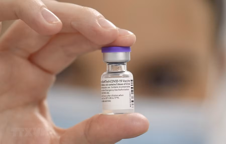 Vaccine ngừa COVID-19 của Hãng Pfizer-BioNTech. Ảnh: AFP/TTXVN