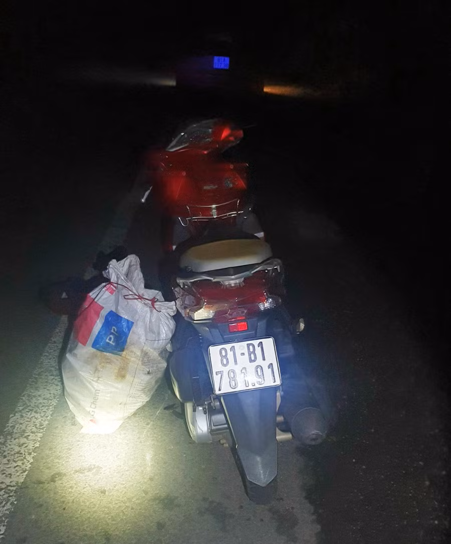  Tang vật và phương tiện đang bị cơ quan Công an tạm giữ. Ành: Nguyễn Hữu