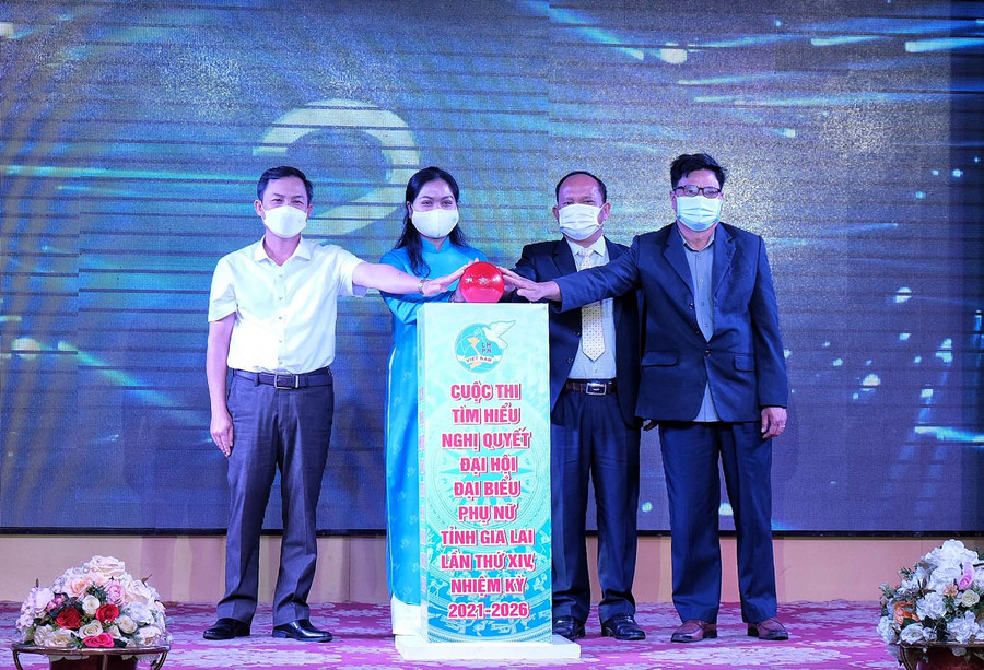 Phát động cuộc thi “Tìm hiểu Nghị quyết Đại hội đại biểu Phụ nữ tỉnh Gia Lai lần thứ XIV. Ảnh: Minh Châu