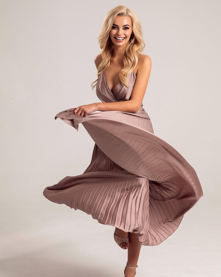 Bên cạnh đó, Hoa hậu Thế giới 2021 mong muốn trở thành một diễn giả truyền cảm hứng trong tương lai. Ảnh: Instagram NV