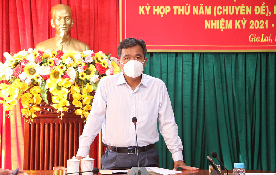 Chủ tịch HĐND tỉnh Hồ Văn Niên phát biểu kết luận hội nghị. Ảnh: Quang Tấn  Bí thư Tỉnh ủy, Chủ tịch HĐND tỉnh Hồ Văn Niên phát biểu kết luận hội nghị. Ảnh: Quang Tấn