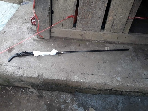 Khẩu súng kíp tang vật của vụ án chống trẻ đoạt mạng vợ - Ảnh: Công an cung cấp Khẩu súng kíp tang vật của vụ án chống trẻ đoạt mạng vợ - Ảnh: Công an cung cấp