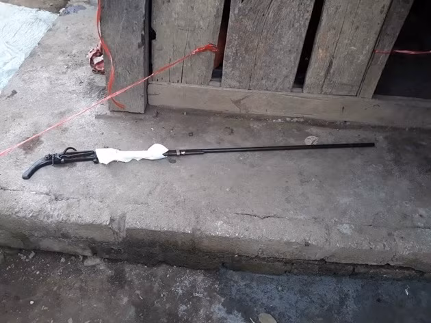  Khẩu súng kíp tang vật của vụ án chống trẻ đoạt mạng vợ - Ảnh: Công an cung cấp