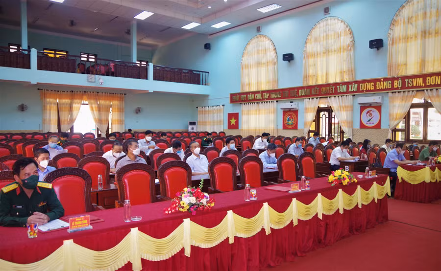 Các địa biểu về hội nghị. Ảnh: Huy Bắc