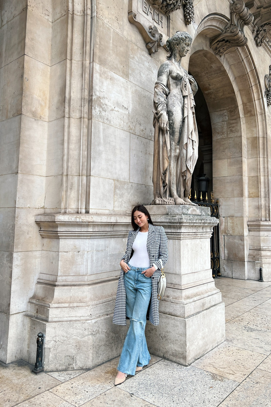 Trước đó, Lương Thùy Linh cũng nhờ khán giả giới thiệu thêm một vài địa điểm khác ở châu Âu để cô có thể ghé thăm trong những ngày rảnh rỗi. Ảnh: NVCC