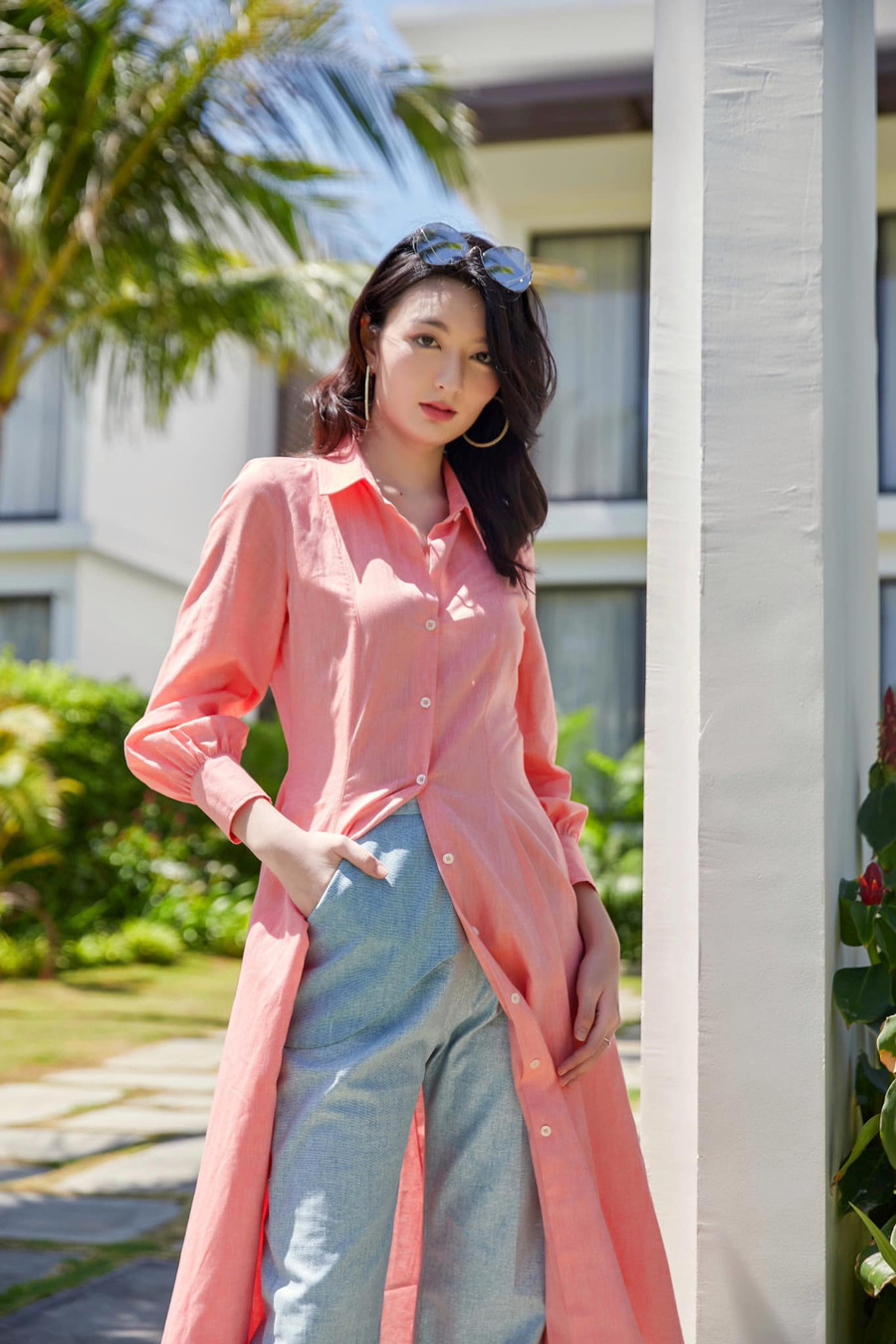  Lương Hồng Xuân Mai thừa nhận vì đăng ký Miss World Vietnam 2022 khá muộn nên cô không chuẩn bị gì ngoài những kiến thức và tài năng mình tích lũy nhiều năm qua. Song người đẹp thấy thế mạnh của bản thân là khả năng trình diễn trên sân khấu như ca hát, nhảy… “Còn hạn chế đó là do tình hình dịch Covid-19 vừa rồi kéo dài nên tôi vẫn chưa thể chuyên tâm vào trau dồi tiếng Anh, tiếng Hoa và tiếng Nhật thật giỏi theo mục tiêu mình đề ra”, cô nói 