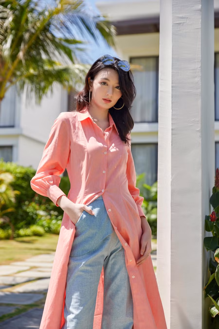  Lương Hồng Xuân Mai thừa nhận vì đăng ký Miss World Vietnam 2022 khá muộn nên cô không chuẩn bị gì ngoài những kiến thức và tài năng mình tích lũy nhiều năm qua. Song người đẹp thấy thế mạnh của bản thân là khả năng trình diễn trên sân khấu như ca hát, nhảy… “Còn hạn chế đó là do tình hình dịch Covid-19 vừa rồi kéo dài nên tôi vẫn chưa thể chuyên tâm vào trau dồi tiếng Anh, tiếng Hoa và tiếng Nhật thật giỏi theo mục tiêu mình đề ra”, cô nói 