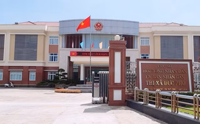 Người đứng đầu chính quyền Quảng Ngãi giao trách nhiệm cho UBND TX.Đức Phổ phải rà soát lại và thực hiện DA đúng các quy định của pháp luật và chỉ đạo của UBND tỉnh. Ảnh: Công Hoàng.