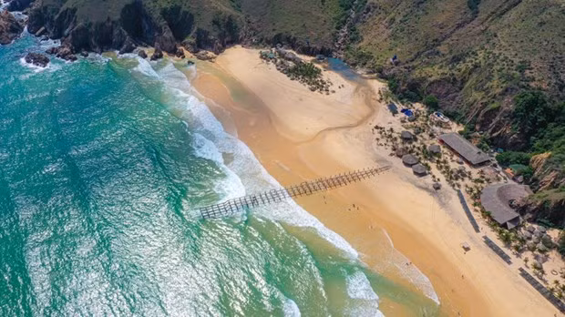 Đảo Kỳ Co trong vài năm trở lại đây luôn là một điểm thu hút khách du lịch đến tham quan vui chơi nhiều nhất Bình Định. Ảnh: Minh Sơn/Vietnam+