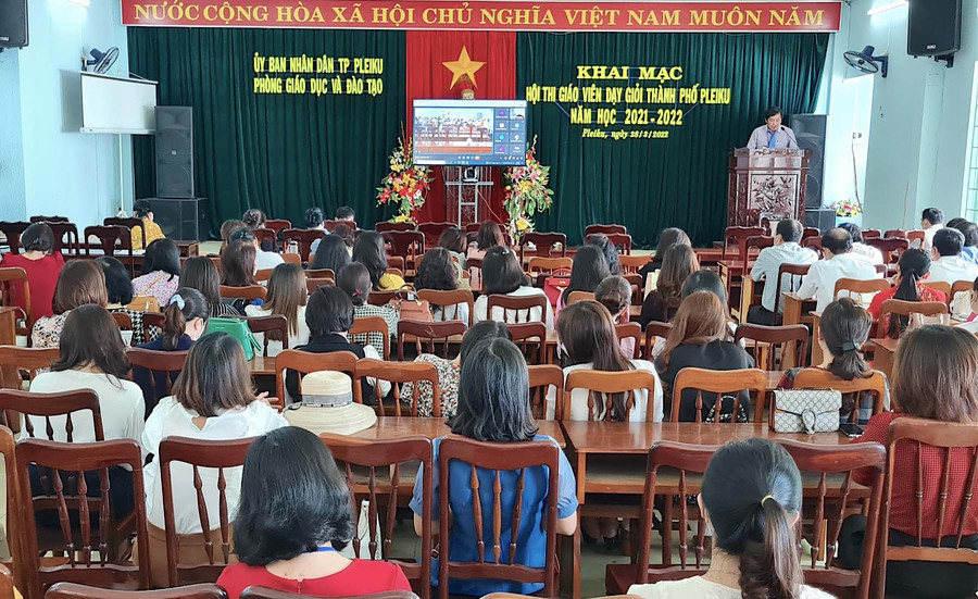 Quang cảnh khai mạc hội thi. Ảnh: Mộc Trà