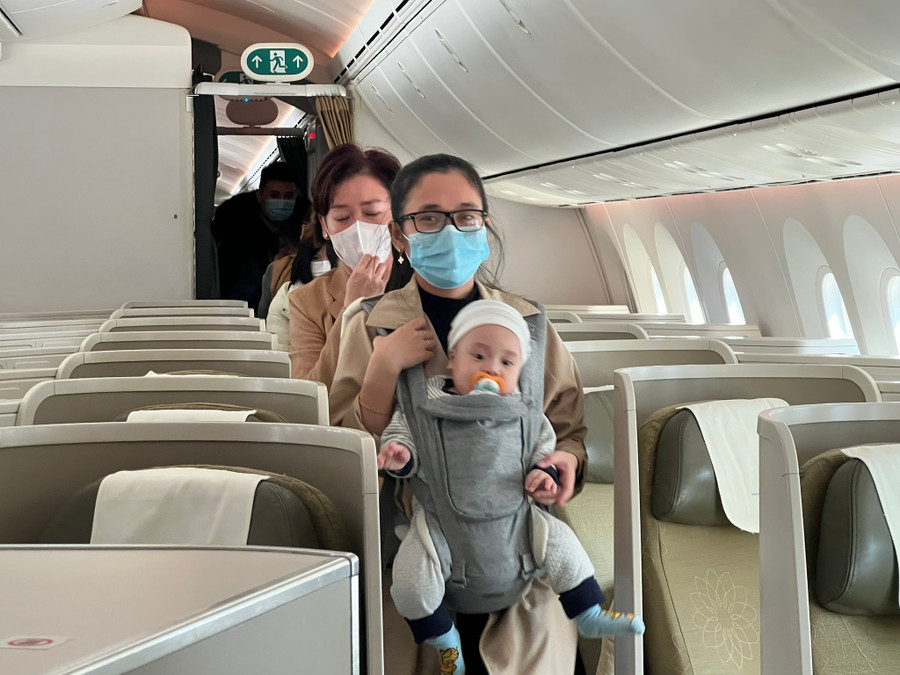 Bộ Ngoại giao cũng cho biết kiều bào đăng ký về nước lần này là những người sơ tán từ Ukraine sang Romania qua Moldova.