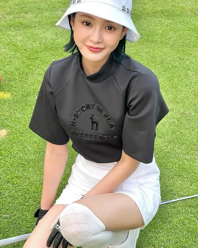 Thời trang đánh golf không trùng lặp của Hiền Hồ ảnh 9 Thời trang đánh golf không trùng lặp của Hiền Hồ ảnh 9