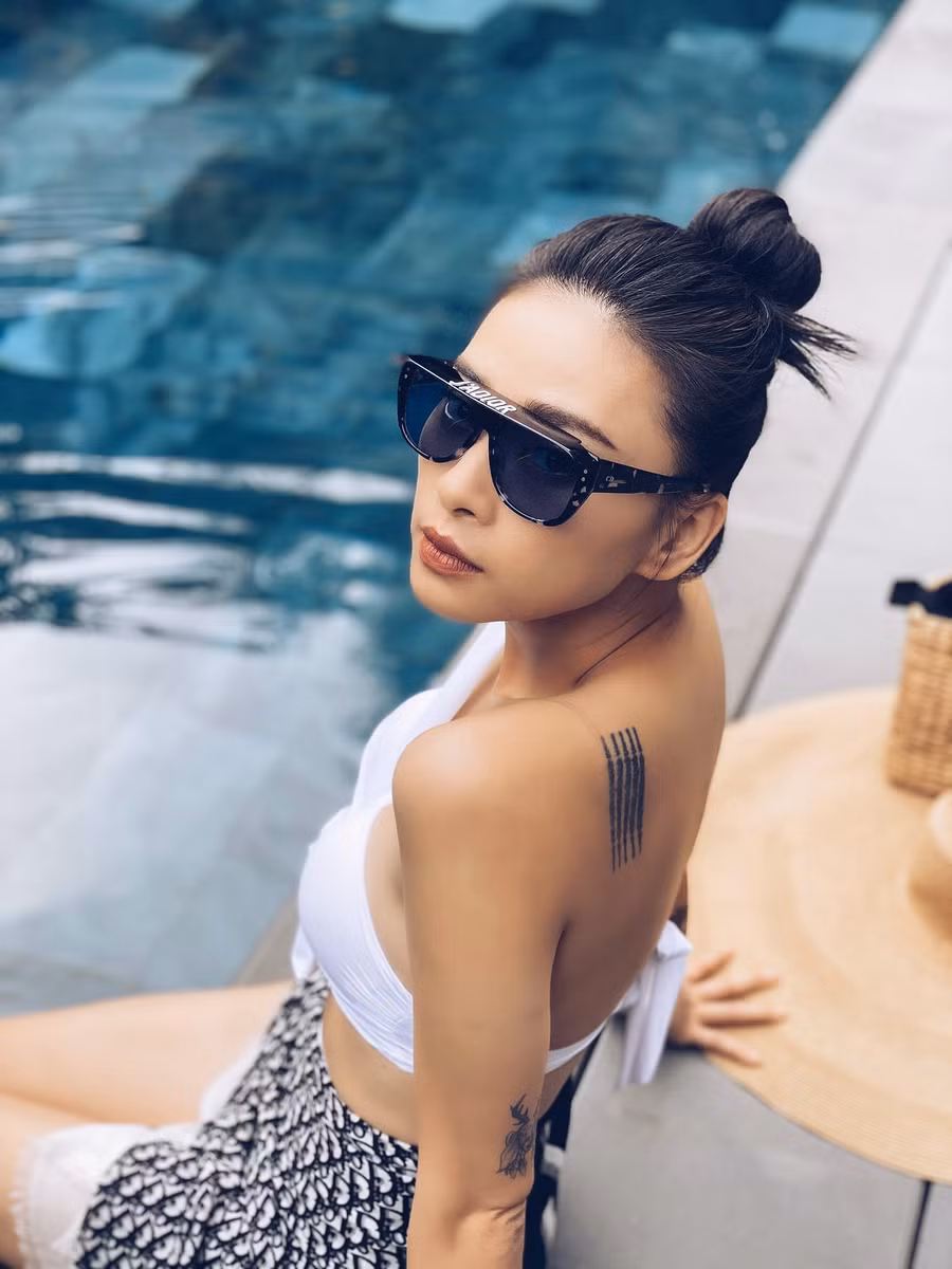 Hiện tại, thông tin Ngô Thanh Vân sắp kết hôn đang nhận được sự quan tâm của người hâm mộ. Nhiều người gửi lời chúc mừng và mong chờ ngày nữ diễn viên diện váy cưới ở tuổi 43. Ảnh: FBNV