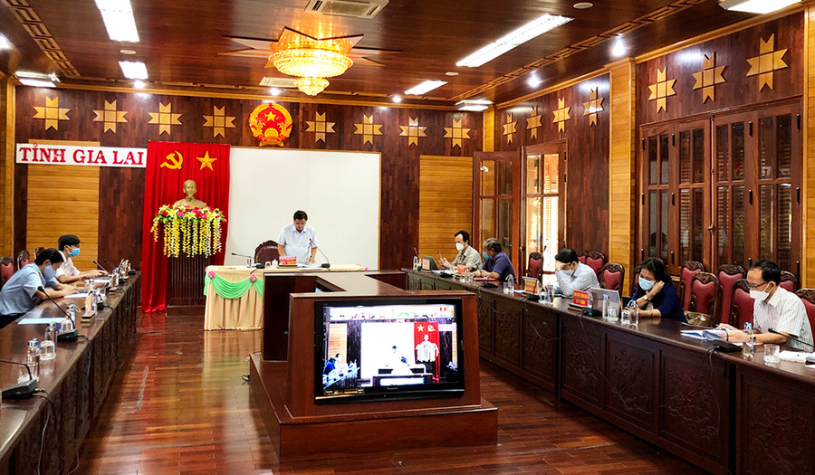 Quang cảnh hội nghị tại điểm cầu tỉnh Gia Lai. Ảnh: Lê Hòa Điểm cầu tỉnh Gia Lai tại Hội trực tuyến HN trực tuyến bàn giải pháp thúc đẩy phát triển chăn nuôi heo và tăng cường công tác quản lý hoạt động sản xuất, kinh doanh thức ăn chăn nuôi. Ảnh: Lê Hòa