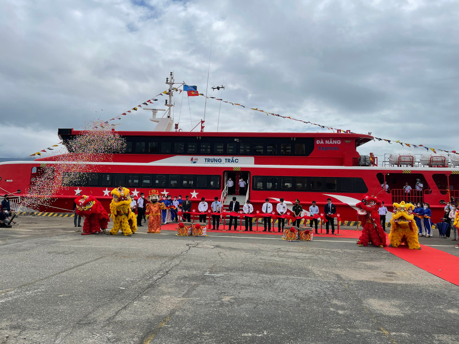 Khai trương tuyến cao tốc Đà Nẵng - Lý Sơn. Ảnh: Nguyễn Tú Khai trương tuyến cao tốc Đà Nẵng - Lý Sơn. Ảnh: NGUYỄN TÚ