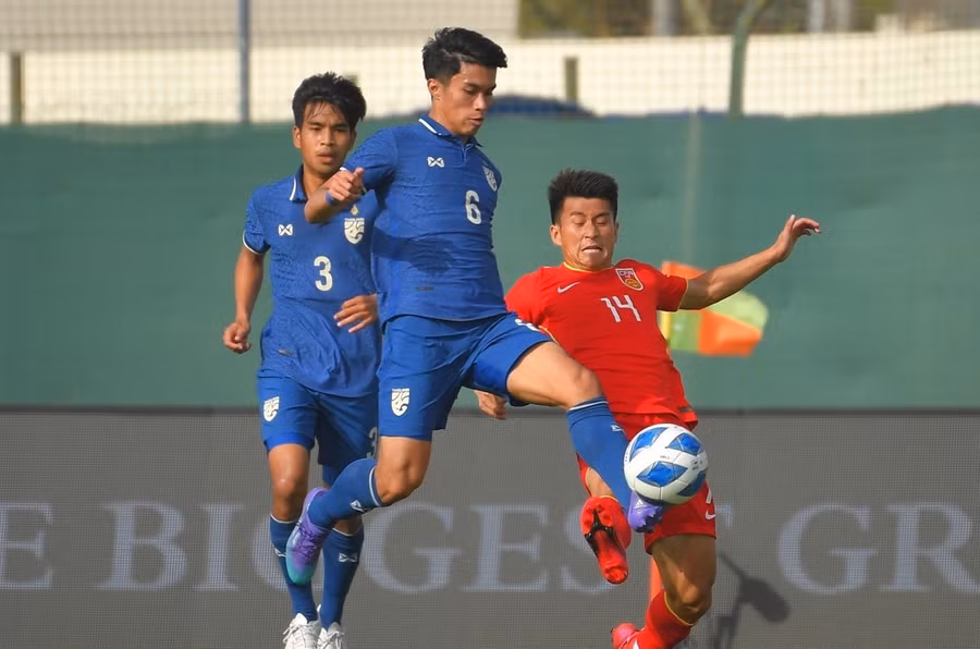 U.23 Thái Lan nhận 2 trận thua tại giải giao hữu quốc tế Dubai Cup. Ảnh: FAT