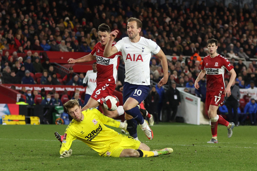 Harry Kane đã một lần đưa bóng vào lưới Middlesbrough nhưng ở tư thế việt vị. Ảnh: Reuters