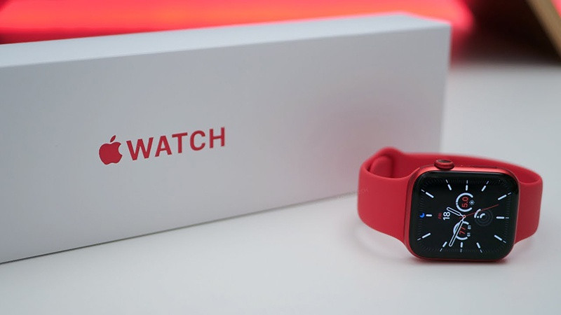 Apple Watch Series 6 bản màu đỏ giảm sâu. Ảnh chụp màn hình Apple Watch Series 6 bản màu đỏ giảm sâu. Ảnh chụp màn hình