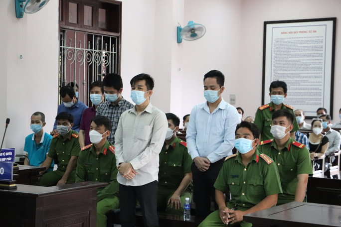 Võ Thanh Long và các đồng phạm trước tòa Võ Thanh Long và các đồng phạm trước tòa