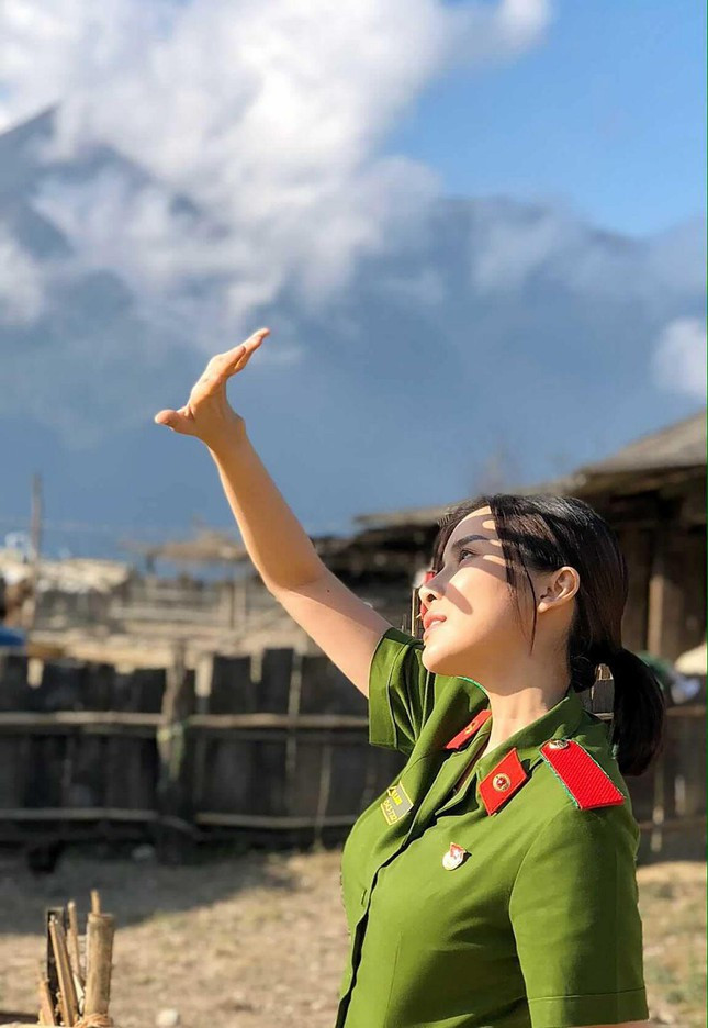 Hiện Cao Thái Hà vẫn độc thân và chưa quên được tình cũ.