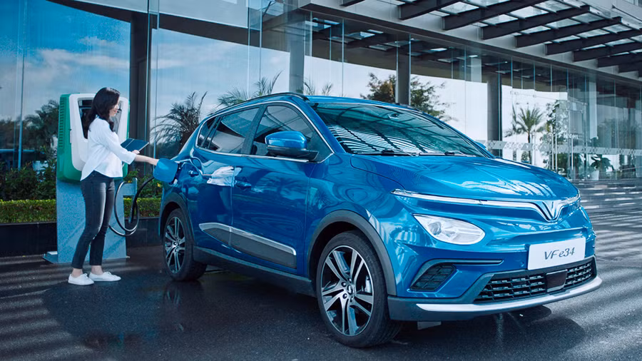 Từ 1.3.2022 đến hết 1.3.2025, tức trong vòng 3 năm, mức thu lệ phí trước bạ với ô tô điện chạy pin là 0%. Ảnh: VF