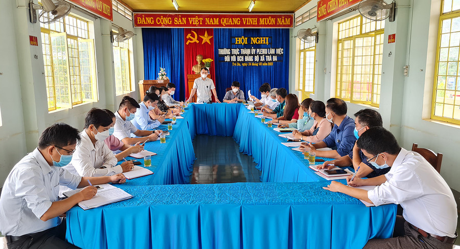 Quang cảnh buổi làm việc. Ảnh: Bá Bính Quang cảnh buổi làm việc. Ảnh: Bá Bính