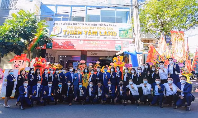 Với vị trí kinh doanh đắc địa ngay tại TP. Pleiku, Sàn Giao Dịch Bất Động Sản Thiên Tâm Land được kỳ vọng phát triển ngày càng lớn mạnh. Ảnh: Hà Phương