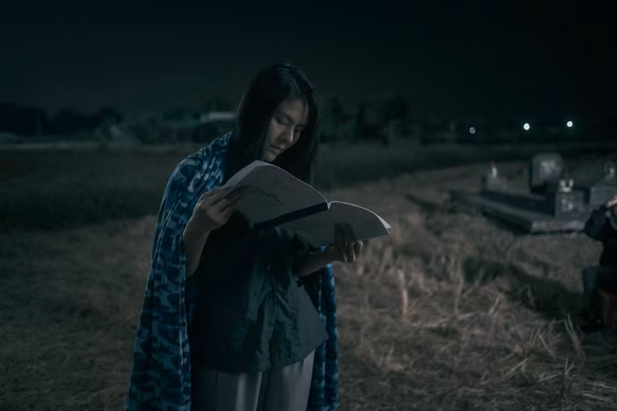 Diễn viên Vân Trang hoang mang khi đọc kịch bản 