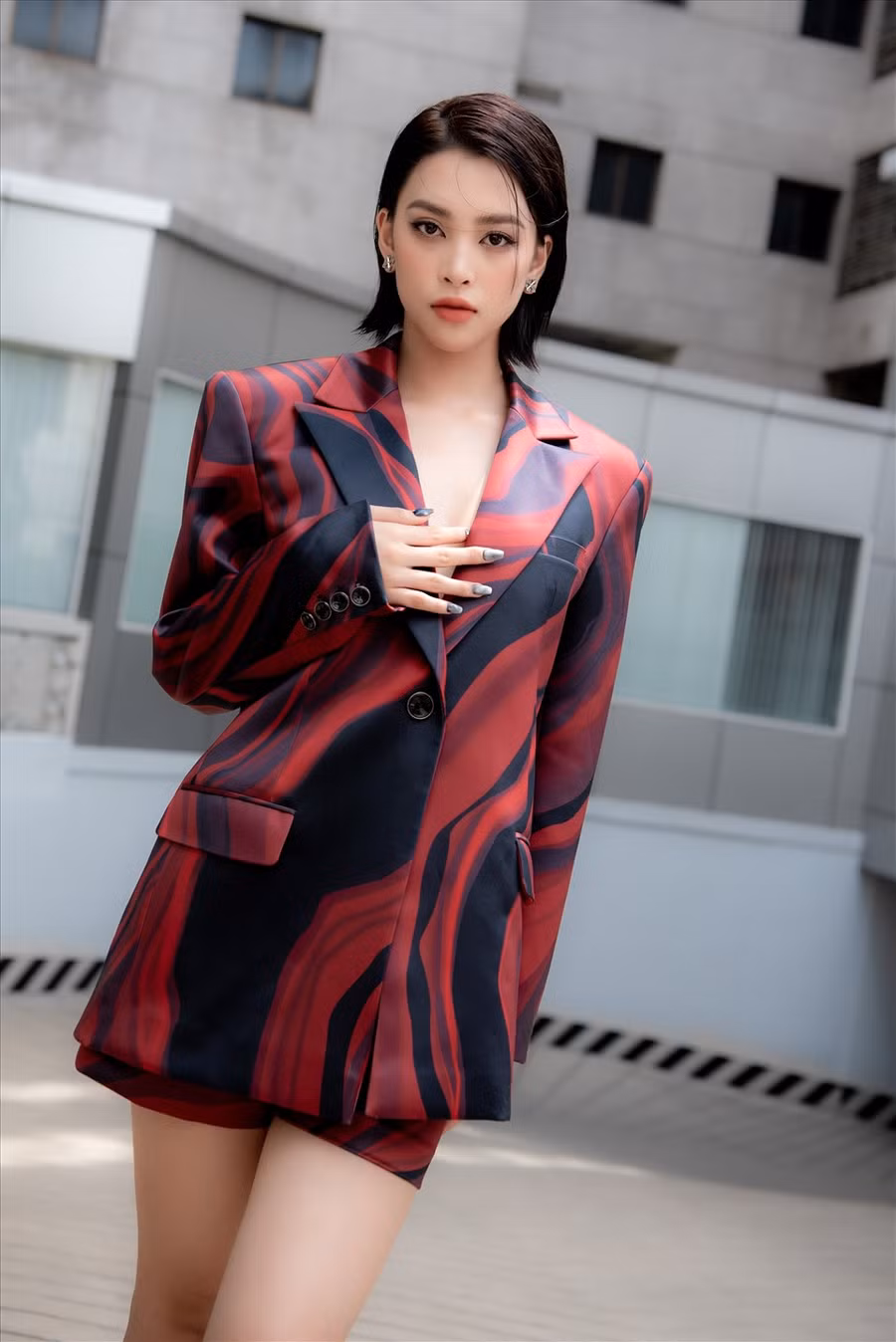  Sau hơn 4 năm đăng quang, Tiểu Vy ngày càng trưởng thành về cả nhan sắc lẫn thần thái. Người đẹp theo đuổi phong cách gợi cảm và được công chúng ủng hộ. Ảnh: Sen Vàng. 