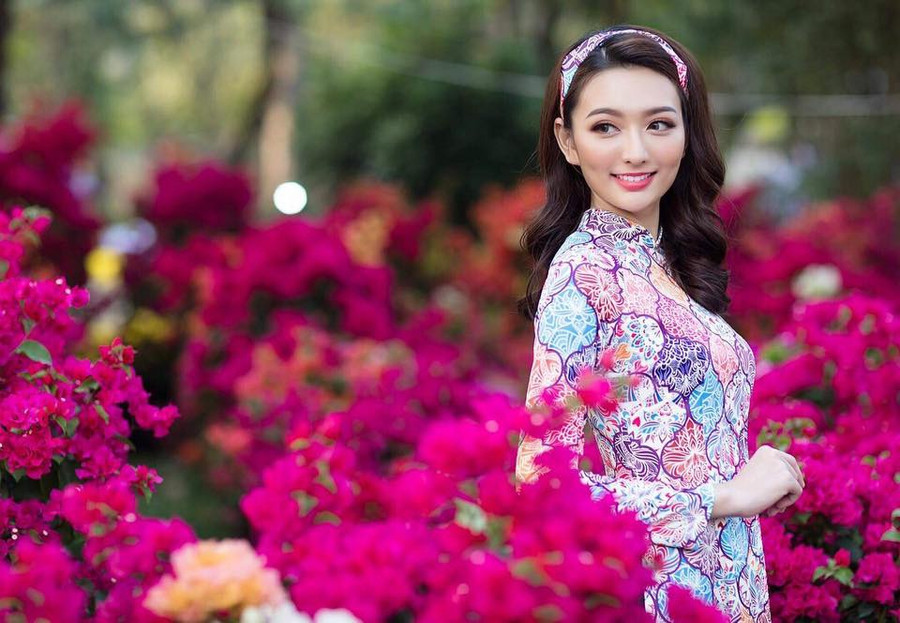 Chia sẻ với Thanh Niên, Lương Hồng Xuân Mai cho biết trước đây, cô không có ý định thi hoa hậu dù được bạn bè động viên. Sau đó, chính bạn thân là người nộp hồ sơ của cô cho cuộc thi ảnh online Hoa hậu Hoàn vũ Việt Nam 2022. Điều đó khiến người đẹp sinh năm 1999 không khỏi bất ngờ. Tuy nhiên do chưa có kinh nghiệm “chinh chiến