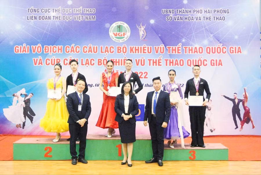 Cặp vận động viên Gia Lai đã xuất sắc giành huy chương đồng. Ảnh: Nam Dũng a