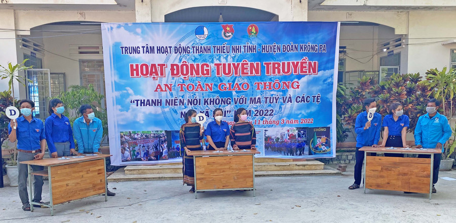 Hoạt động tuyên truyền phòng chống ma túy và các tệ nạn XH tại huyện KrôngPa. Ảnh: Hà Đức Thành