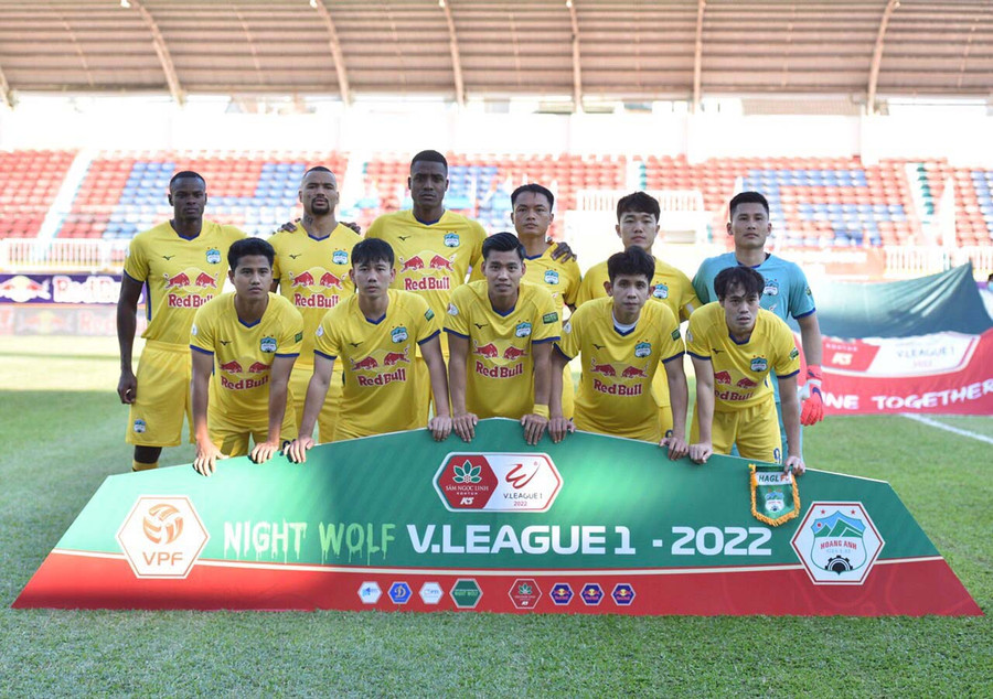 HAGL sẽ báo áo thi đấu sân nhà do Mizuno sản xuất. Ảnh: Văn Ngọc 