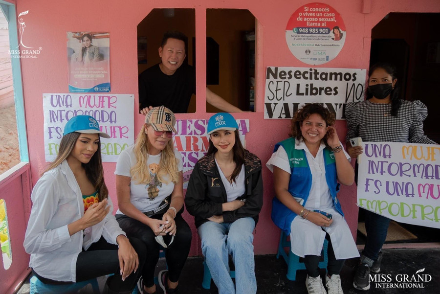 Có thể thấy, Hoa hậu Thùy Tiên không chỉ được yêu thích bởi nhan sắc quyến rũ, cô nàng vẫn luôn nhận được sự quý mến từ mọi người bởi sự thân thiện và nhiệt tình trong từng hoạt động của mình.