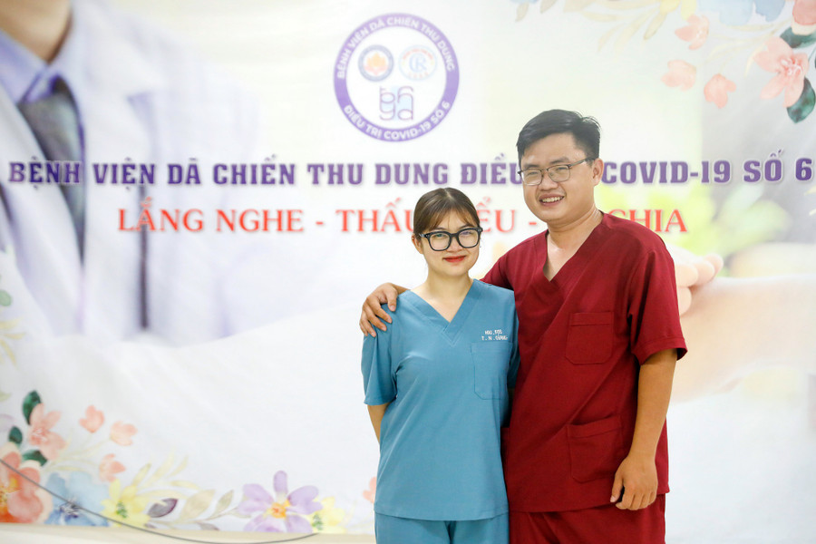 Hai tuần sau ngày gặp gỡ định mệnh, bác sĩ Nam và cô sinh viên Giang đã chính thức hẹn hò. Ảnh: Lam Ngọc