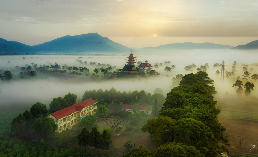 Chùa Bửu Minh (xã Nghĩa Hưng) nhì từ trên cao. Ảnh: C.T.V