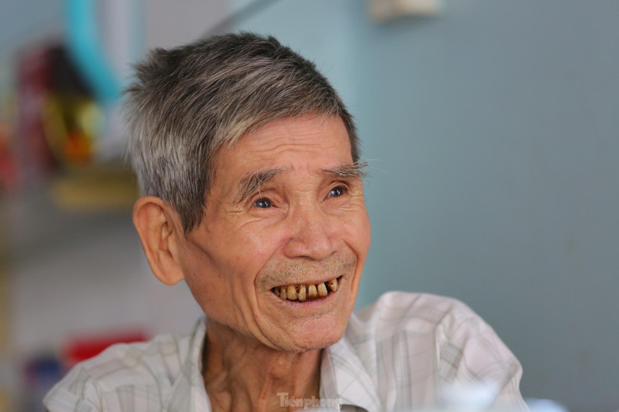 Ông Nguyễn Xuân Viên cho biết ,dù trải qua nhiều đau thương, nhưng trên tinh thần hoà hợp, hoà giải dân tộc, ông không hận thù những người bên kia chiến tuyến, những người từng gây đau thương cho ông và đồng đội. Ảnh: Trọng Tài