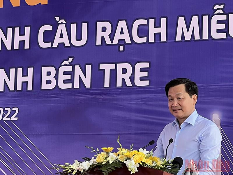 Đồng chí Lê Minh Khái, Bí thư Trung ương Đảng, Phó Thủ tướng Chính phủ, phát biểu tại buổi lễ. Đồng chí Lê Minh Khái, Bí thư Trung ương Đảng, Phó Thủ tướng Chính phủ, phát biểu tại buổi lễ.