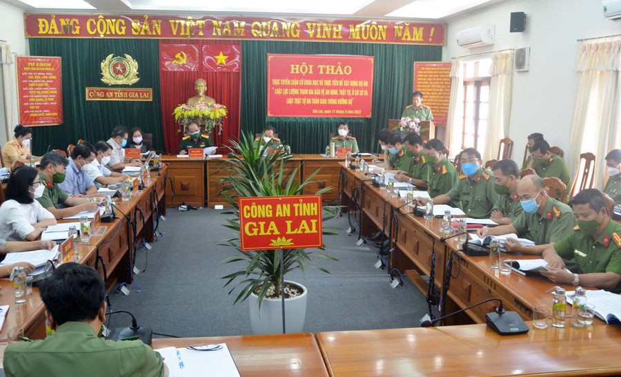 Quang cảnh buổi hội thảo. 