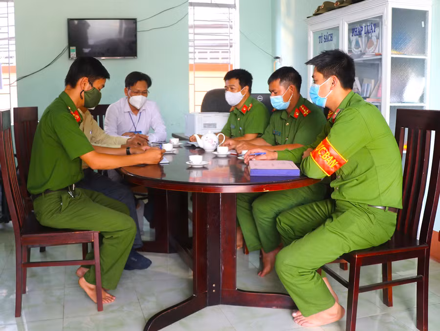  Bên cạnh nhà làm việc khang trang, Công an các xã, thị trấn tại huyện Kông Chro được trang bị cơ sở vật chất để triển khai nhiệm vụ tốt hơn. Ảnh: Ngọc Minh