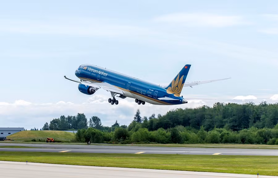 Dự kiến Vietnam Airlines sẽ thực hiện chuyến bay đầu tiên đón người Việt tại Ukraine về nước. Ảnh: CTV/Vietnam+