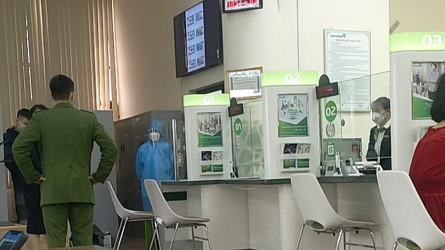 Quầy giao dịch nơi Minh gây án. Ảnh: N.H