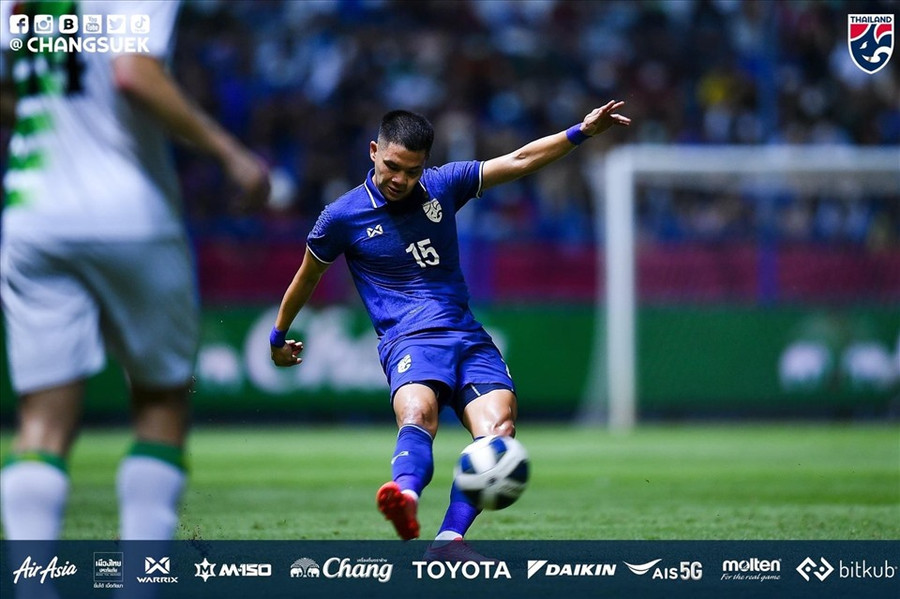 Tuyển Thái Lan tạo ra nhiều cơ hội trước Suriname. Ảnh: Changsuek