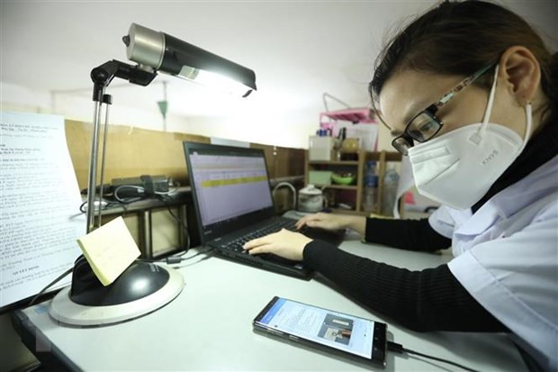 Nhập thông tin về bệnh nhân COVID-19. Ảnh minh họa. Nguồn: TTXVN