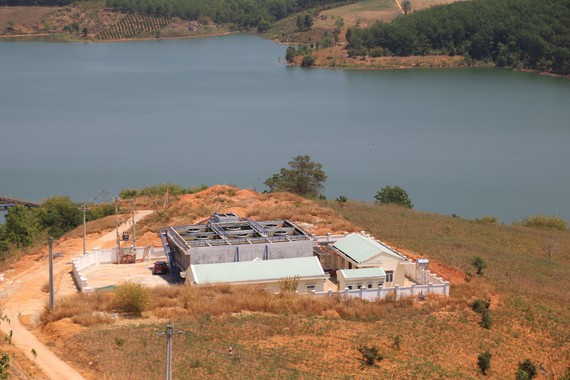 Nhà máy cấp nước sinh hoạt thị trấn Sa Thầy chậm tiến độ làm ảnh hưởng đời sống người dân