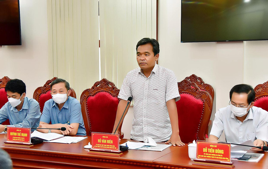 Bí thư Tỉnh ủy Hồ Văn Niên phát biểu tại buổi làm việc với Đoàn công tác. Ảnh: Đức Thụy Đồng chí Hồ Văn Niên-Ủy viên Ban Chấp hành Trung ương Đảng, Bí thư Tỉnh ủy, Chủ tịch HĐND tỉnh phát biểu tại buổi làm việc với Đoàn công tác.