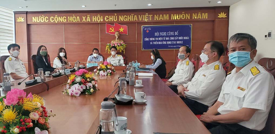 Quang cảnh Hội nghị công bố Cổng thông tin điện tử nhà cung cấp nước ngoài và triển khai ứng dụng Etax Mobile tại điểm cầu Cục Thuế tỉnh. Ảnh: Sơn Ca