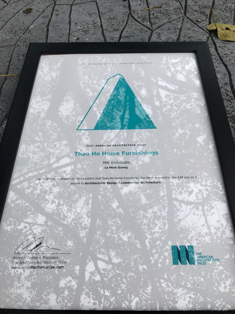 Giấy chứng nhận giải thưởng AAP - The American Architecture Prize™ ở hạng mục Thương mại dành cho KTS Lê Minh Quang. Giấy chứng nhận giải thưởng AAP - The American Architecture Prize™ ở hạng mục Thương mại dành cho KTS Lê Minh Quang.